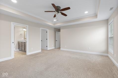 2503 Violet Way Columbus IN 47201