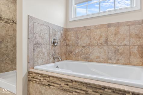 2503 Violet Way Columbus IN 47201