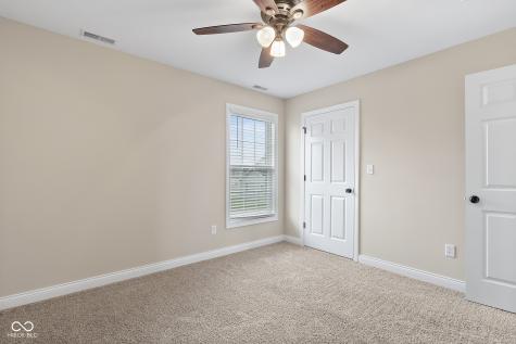 2503 Violet Way Columbus IN 47201