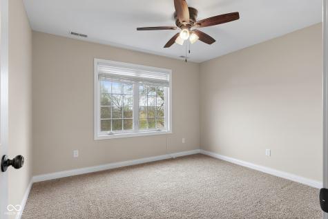 2503 Violet Way Columbus IN 47201