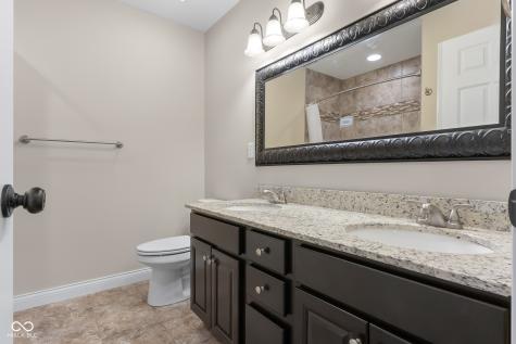 2503 Violet Way Columbus IN 47201