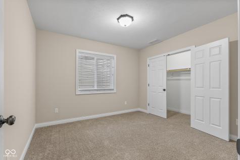 2503 Violet Way Columbus IN 47201