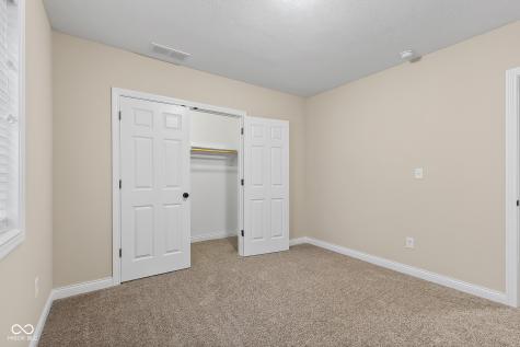 2503 Violet Way Columbus IN 47201