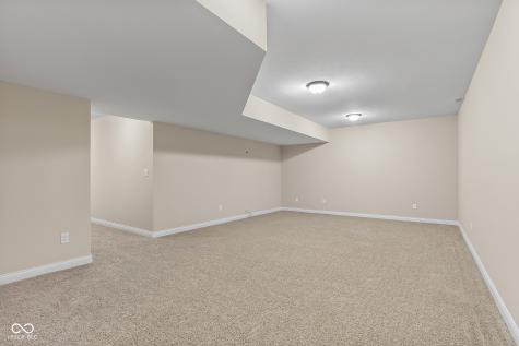2503 Violet Way Columbus IN 47201