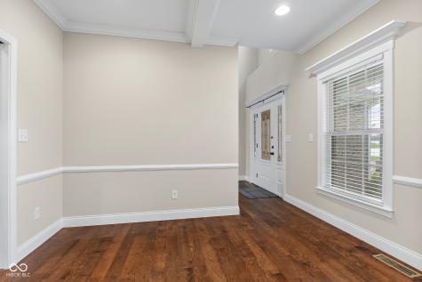 2503 Violet Way Columbus IN 47201
