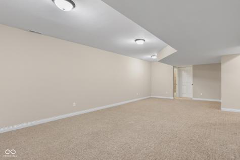 2503 Violet Way Columbus IN 47201