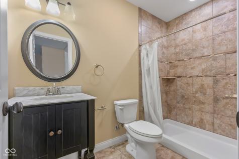 2503 Violet Way Columbus IN 47201
