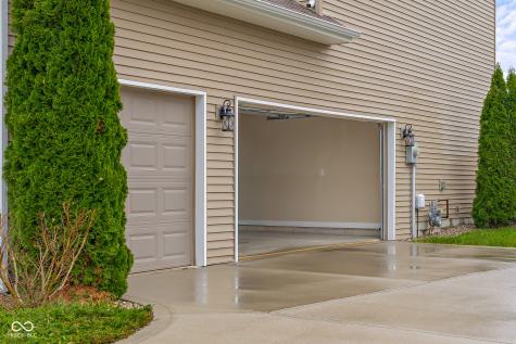 2503 Violet Way Columbus IN 47201