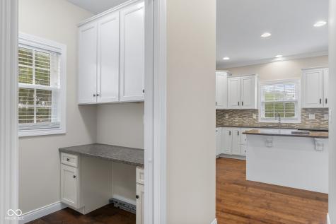 2503 Violet Way Columbus IN 47201
