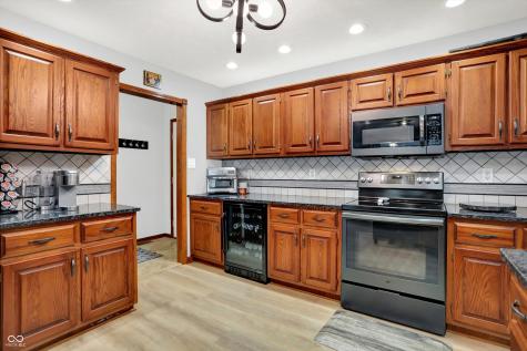 8232 Meadow Bend Drive Indianapolis IN 46259
