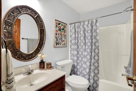 8232 Meadow Bend Drive Indianapolis IN 46259