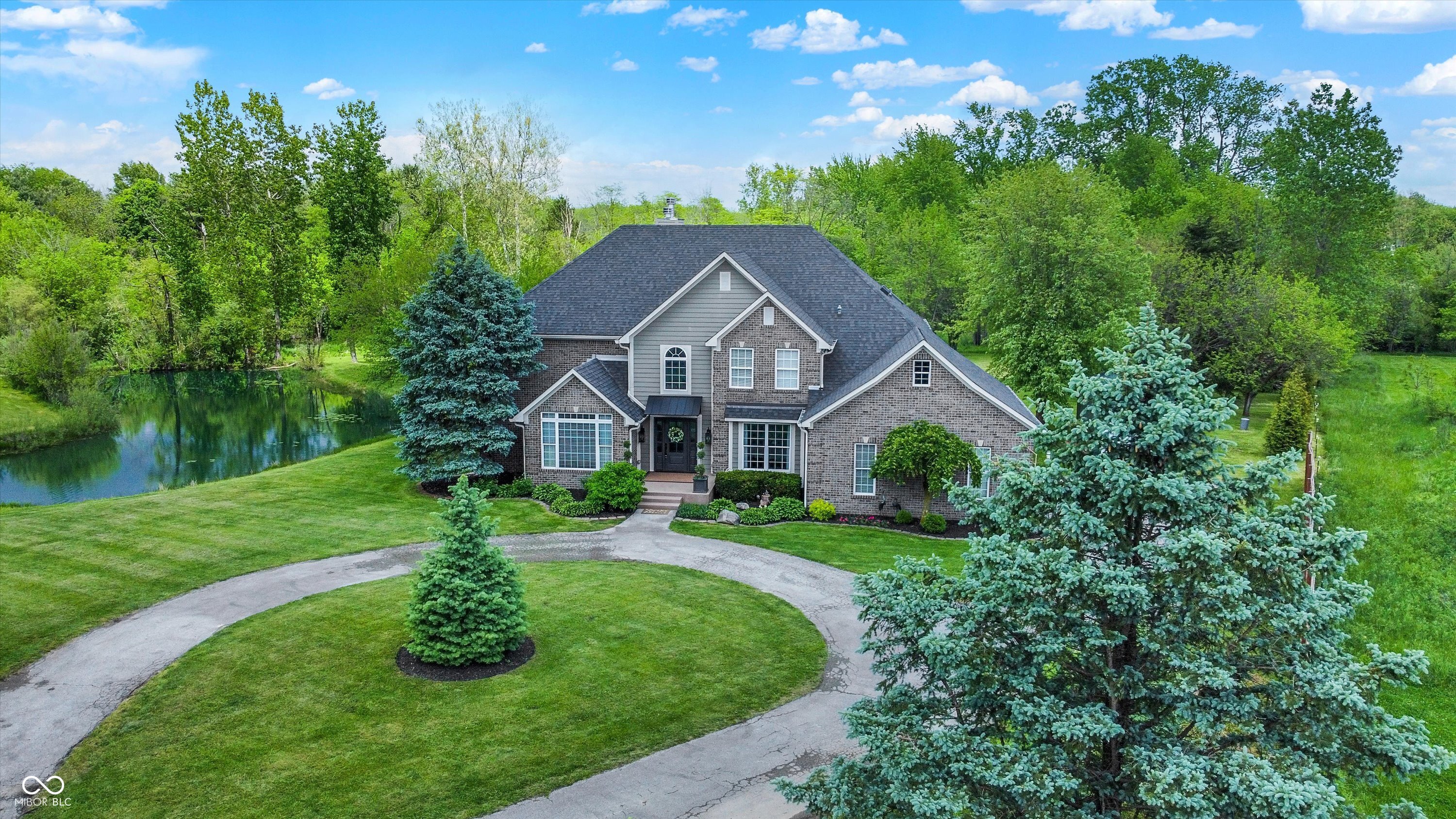 1933 S 825 E Zionsville IN 46077