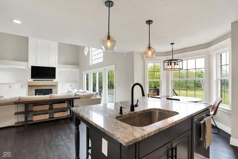 1933 S 825 E Zionsville IN 46077