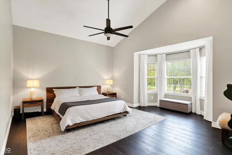 1933 S 825 E Zionsville IN 46077