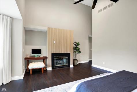 1933 S 825 E Zionsville IN 46077