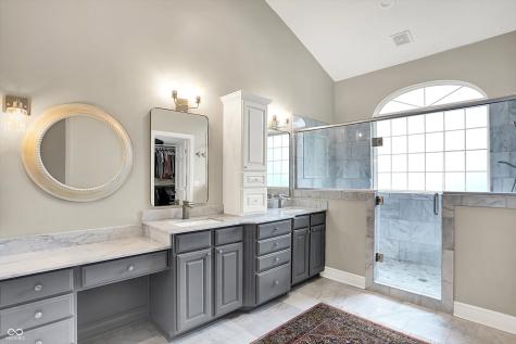 1933 S 825 E Zionsville IN 46077