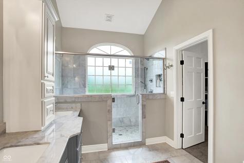 1933 S 825 E Zionsville IN 46077