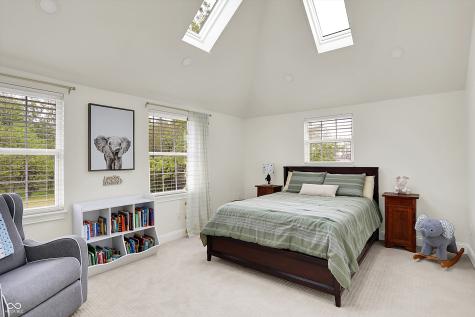 1933 S 825 E Zionsville IN 46077