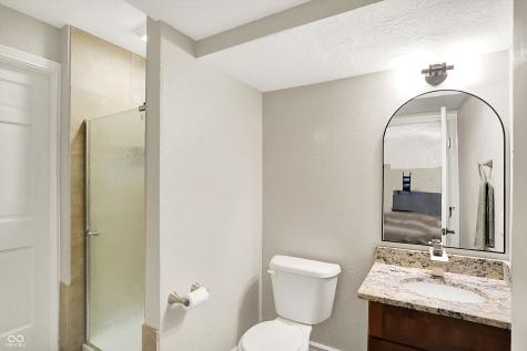 1933 S 825 E Zionsville IN 46077