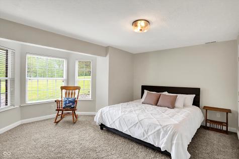 1933 S 825 E Zionsville IN 46077