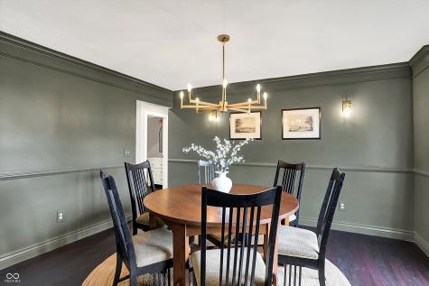 1933 S 825 E Zionsville IN 46077