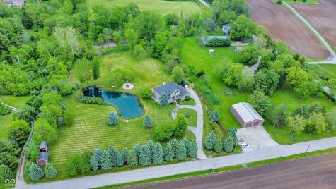 1933 S 825 E Zionsville IN 46077