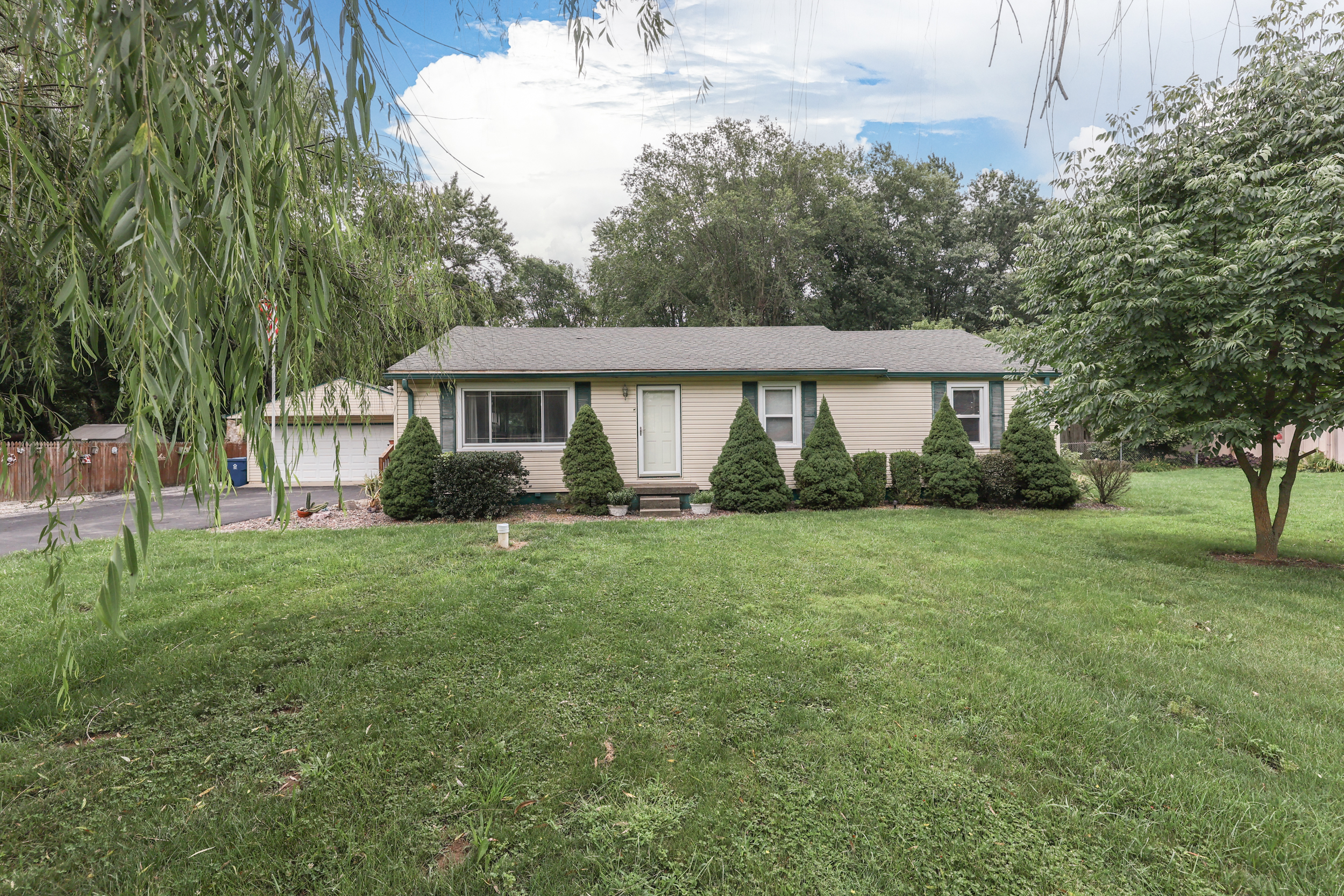 6021 Bluff Crest Court Indianapolis IN 46217