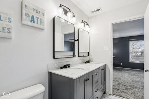 784 Streamside Drive Greenfield IN 46140