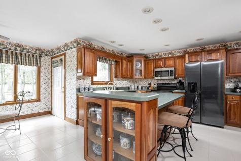 647 Peach Tree Lane Danville IN 46122
