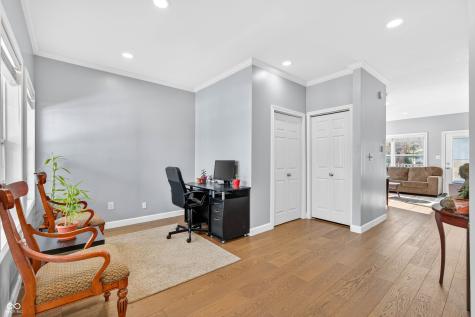 5621 Black Oak Drive Columbus IN 47201