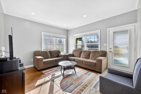 5621 Black Oak Drive Columbus IN 47201