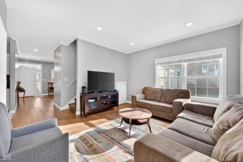 5621 Black Oak Drive Columbus IN 47201