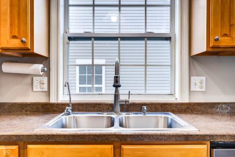 5621 Black Oak Drive Columbus IN 47201