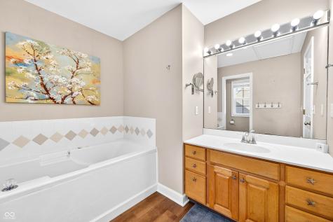 5621 Black Oak Drive Columbus IN 47201