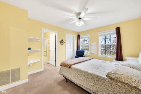 5621 Black Oak Drive Columbus IN 47201