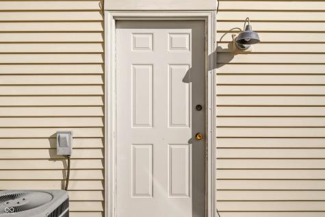 5621 Black Oak Drive Columbus IN 47201