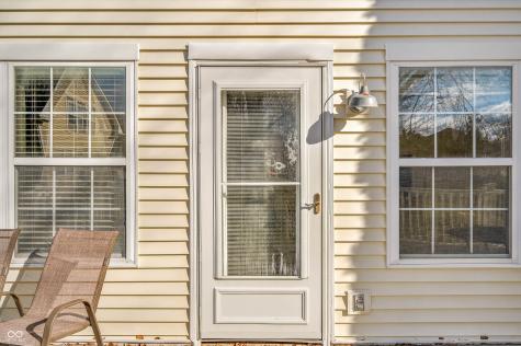 5621 Black Oak Drive Columbus IN 47201