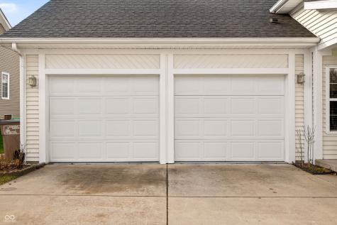 5621 Black Oak Drive Columbus IN 47201