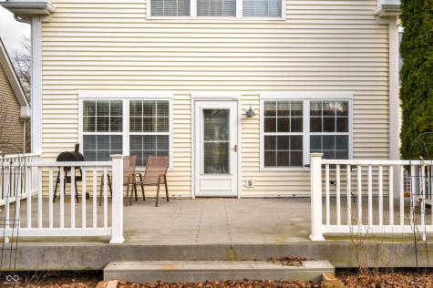 5621 Black Oak Drive Columbus IN 47201