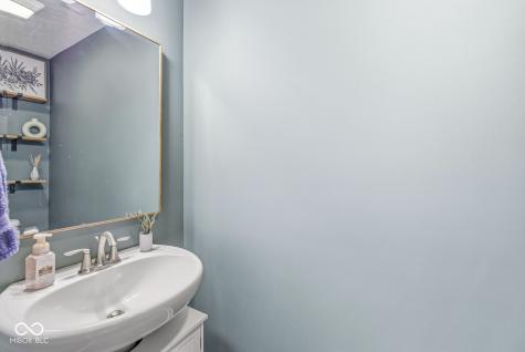 9034 Hemingway Drive Indianapolis IN 46239
