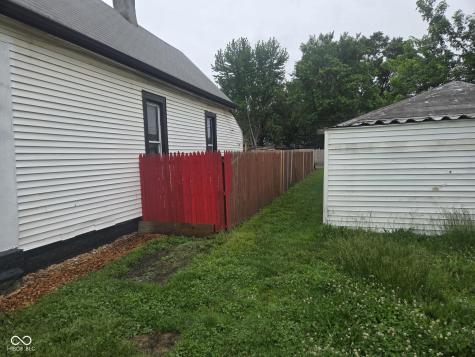 651 Division Street Indianapolis IN 46221