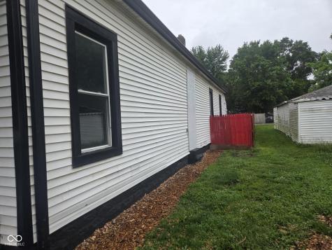651 Division Street Indianapolis IN 46221