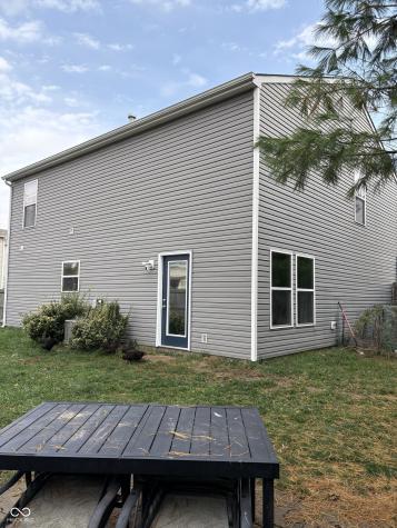4652 Willowbrook Drive Columbus IN 47203