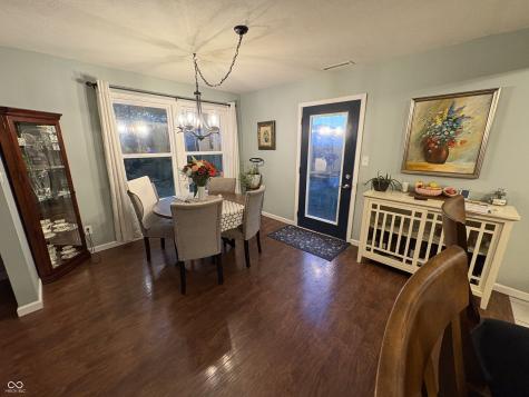 4652 Willowbrook Drive Columbus IN 47203