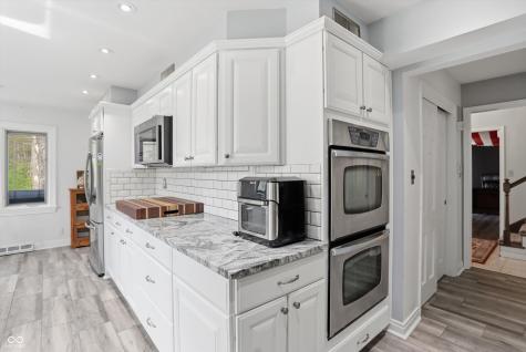 6361 Creekside Lane Indianapolis IN 46220