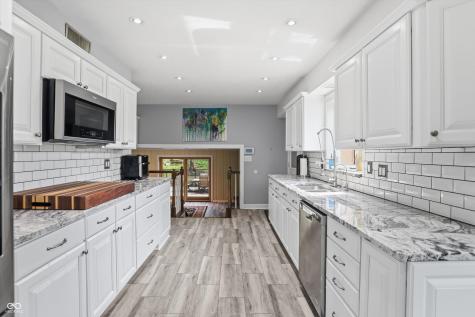 6361 Creekside Lane Indianapolis IN 46220