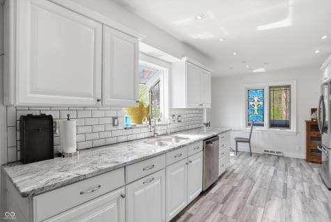 6361 Creekside Lane Indianapolis IN 46220