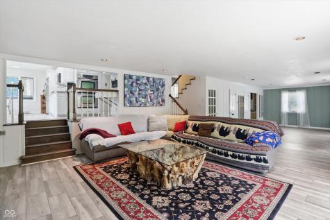 6361 Creekside Lane Indianapolis IN 46220