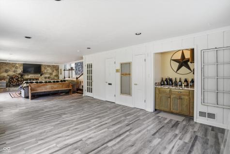 6361 Creekside Lane Indianapolis IN 46220