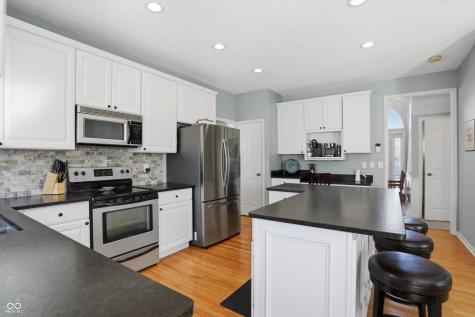 7732 Prairie View Drive Indianapolis IN 46256